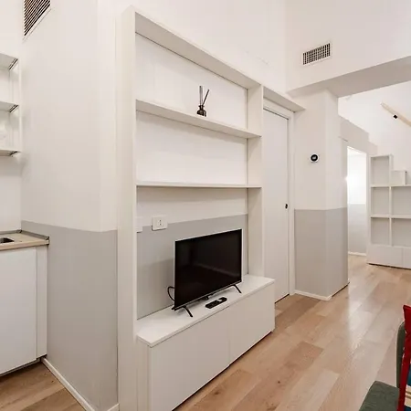 0015 - Navigli - M2 Line Flat Appartamento